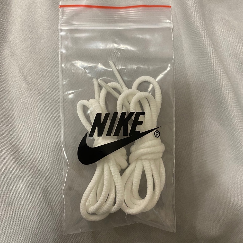 I am selling these brand new Nike strings.
